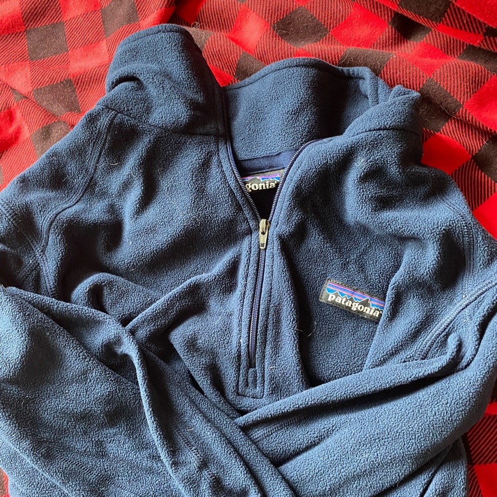 Navy blue Patagonia quarter zip